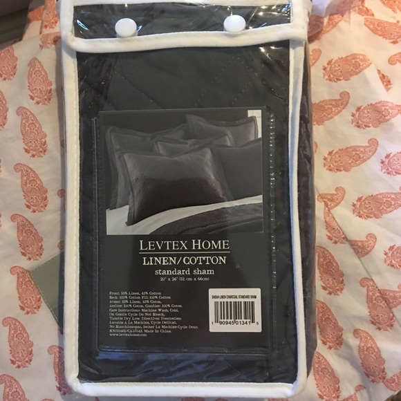 Levtex Home navy standard sham - Picture 3 of 6